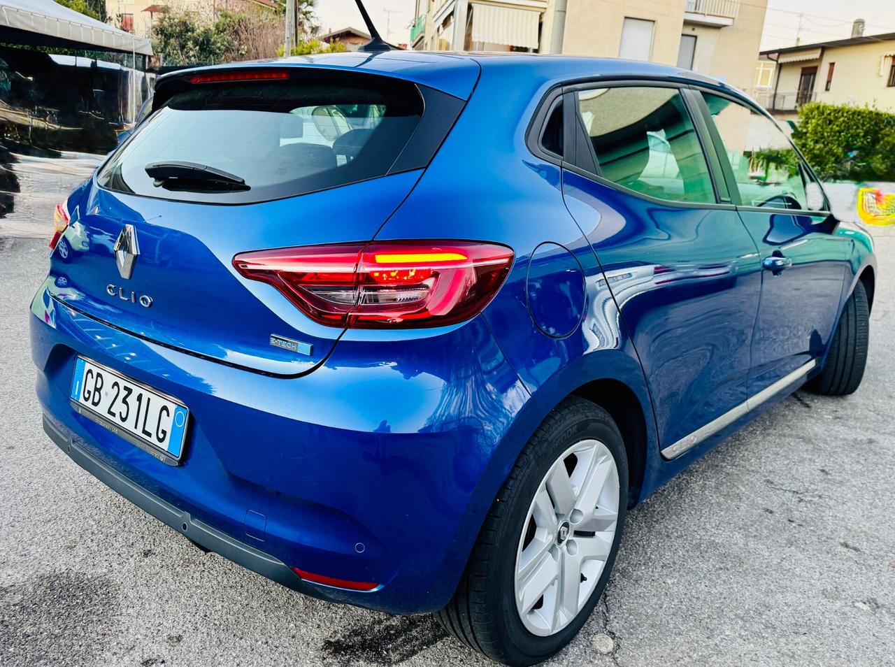 Renault Clio Full Hybrid E-Tech 140 CV 5 porte Initiale Paris