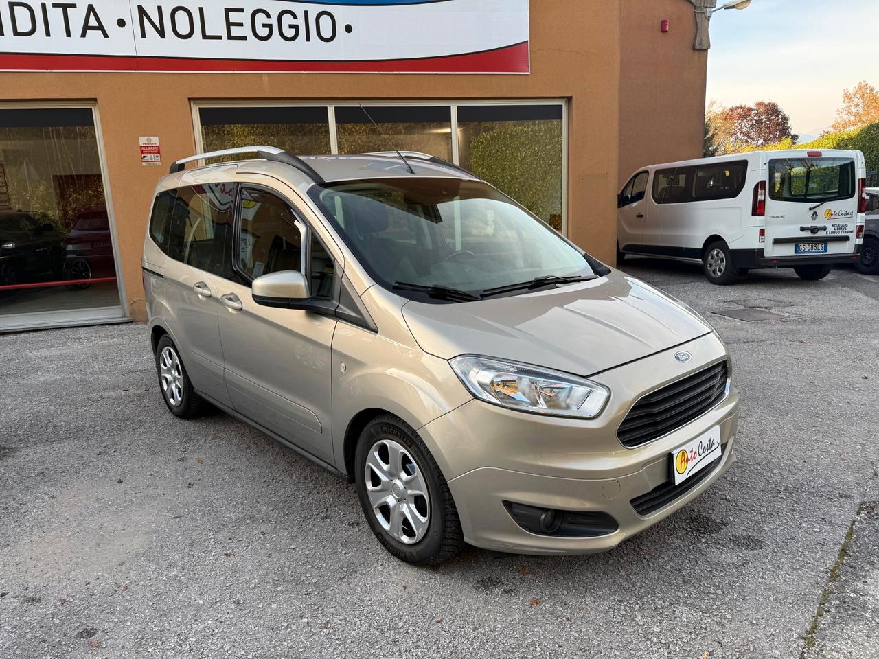 Ford Tourneo Courier 1.5 TDCI 75 CV Titanium