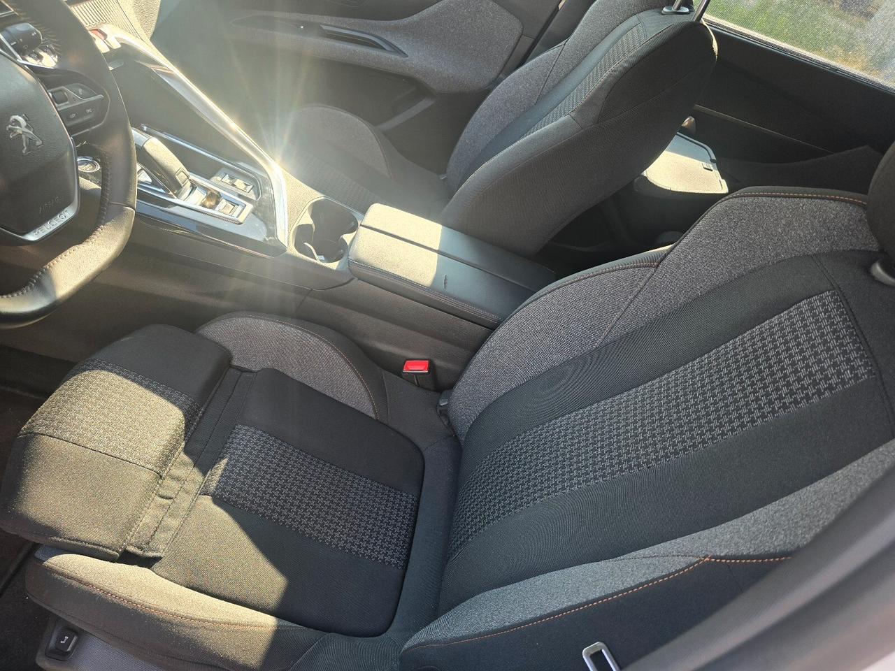 Peugeot 5008 BlueHDi 130 S&S EAT8 Active Pack