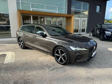 VOLVO - V60 - B3 aut. Plus Dark