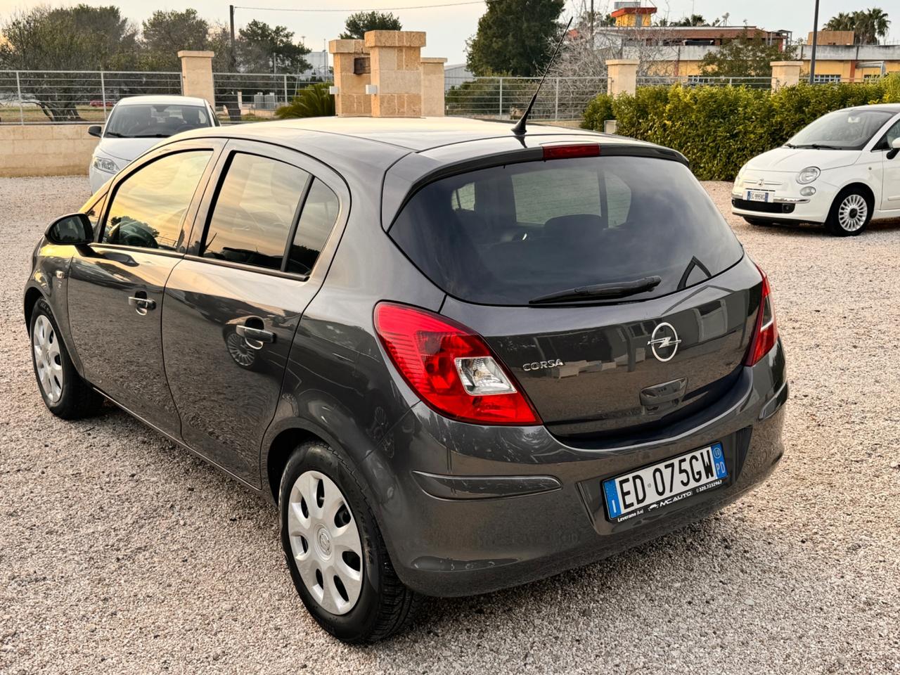 Opel Corsa 1.2 5 porte Cosmo