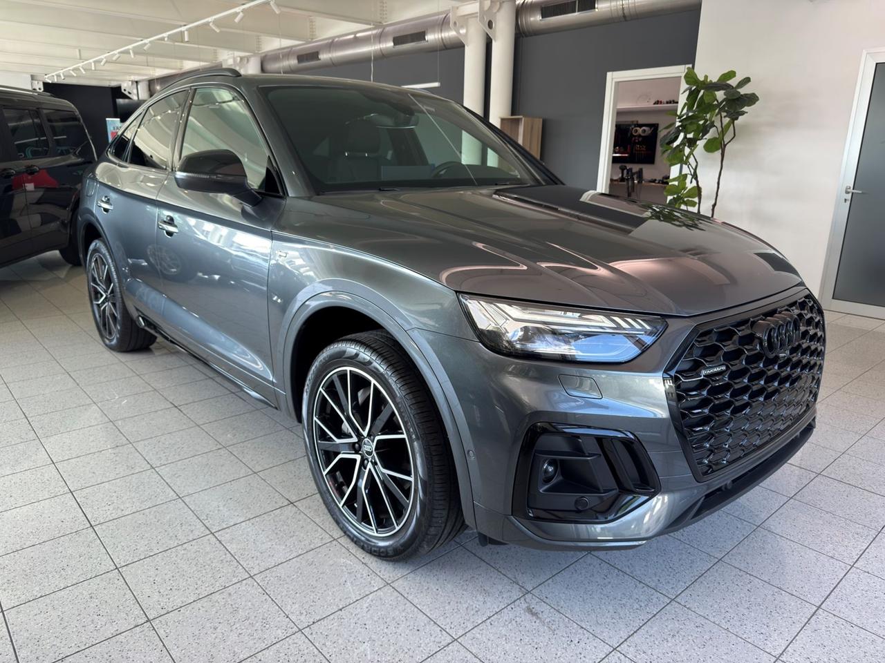 AUDI Q5 Sportback 2021 Sportback 40 tdi mhev Identity Black quattro s-tronic