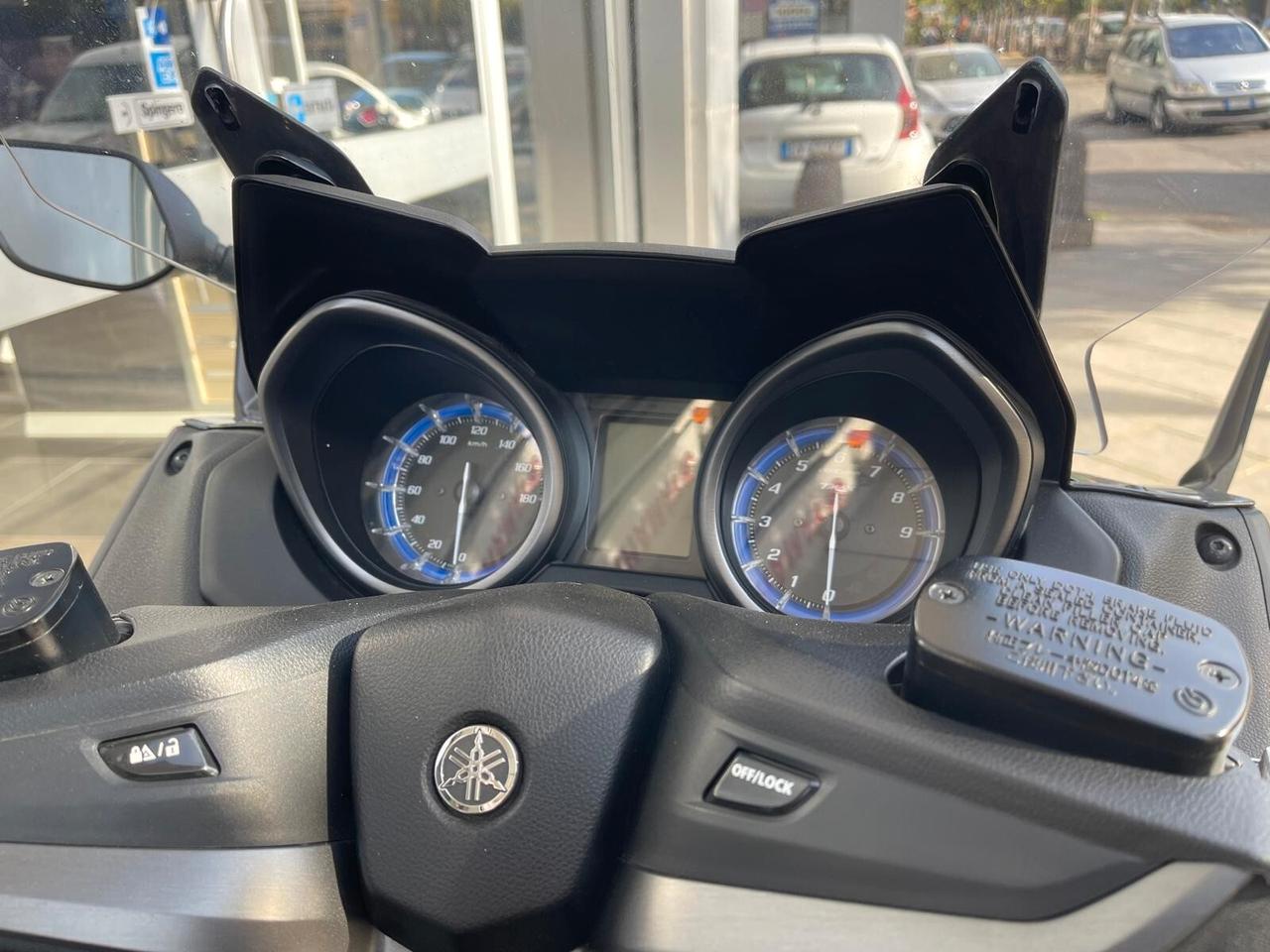 Yamaha TMAX 560 tech max