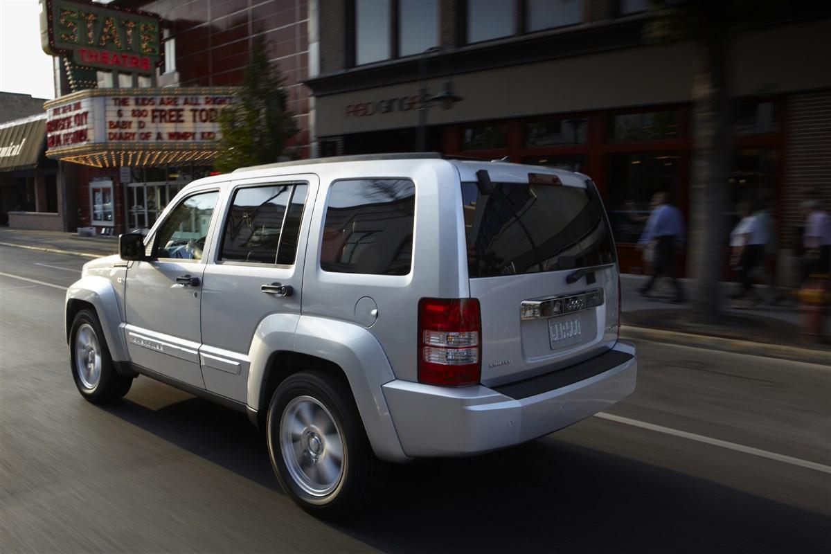 JEEP Cherokee IV 2008 - Cherokee 2.8 crd Limited dpf