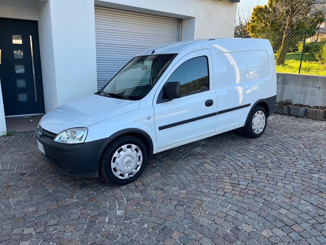 Opel Combo 1.7 CDTI 101CV 3p. Van