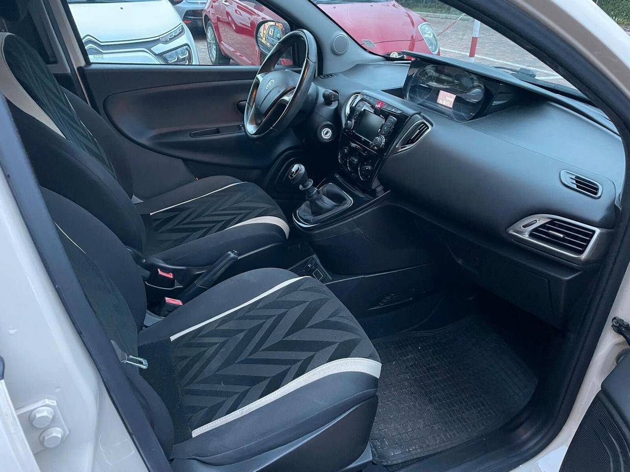 Lancia Ypsilon 1.2 BENZINA UNICO PROPRIETARIO OK PER NEOPATENTATI