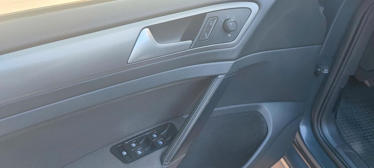 Volkswagen Golf 1.6 TDI 5p. 2015