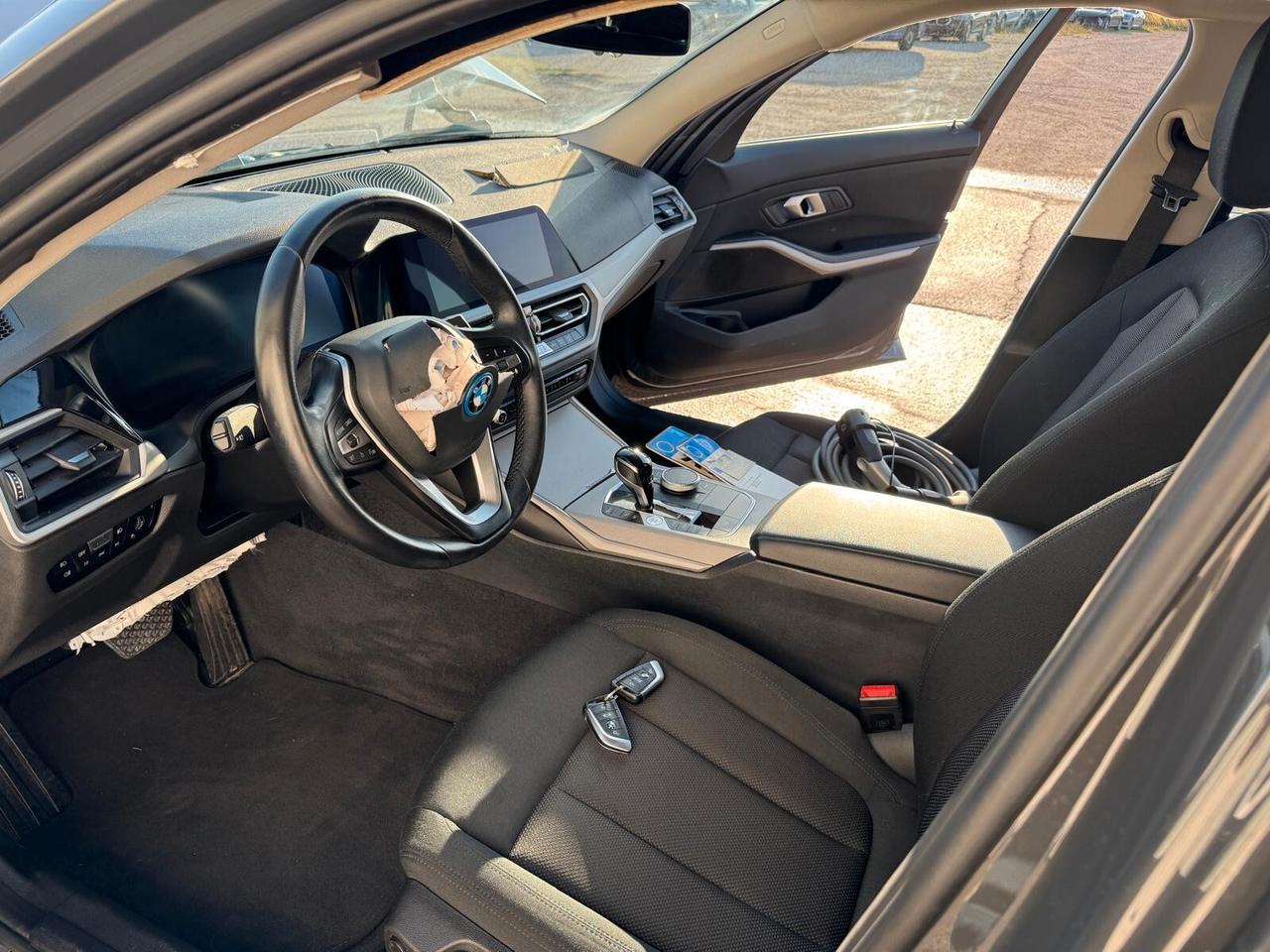 BMW 330 330e Touring auto INCIDENTATA