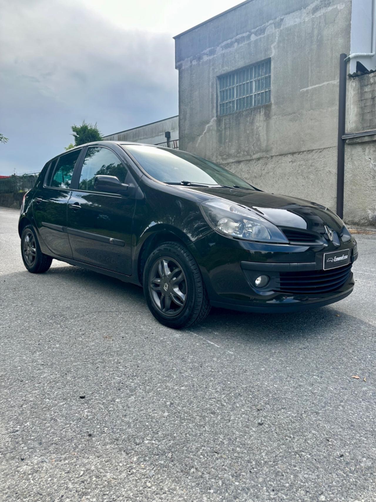 Renault Clio 1.2 16V 75CV 5 porte