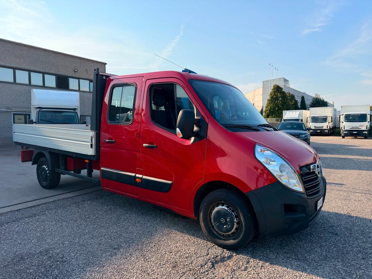 Opel Movano doppia cabina con cassone fisso