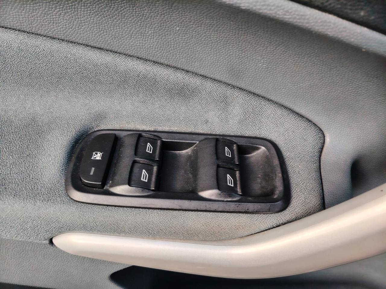 Ford Fiesta 1.6 TDCi 90CV 5 porte DPF Titanium