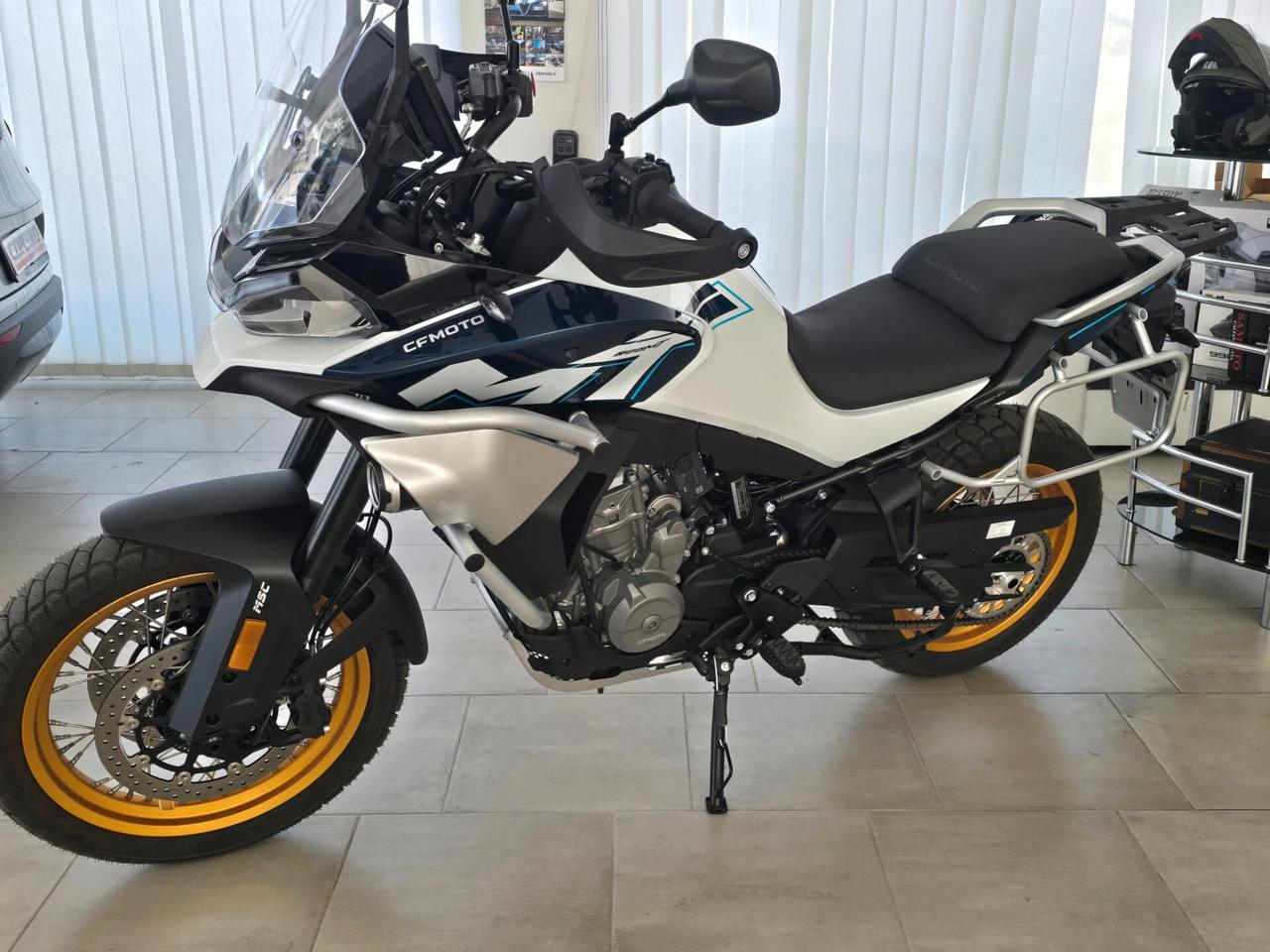 Cf Moto 800MT Explorer km0