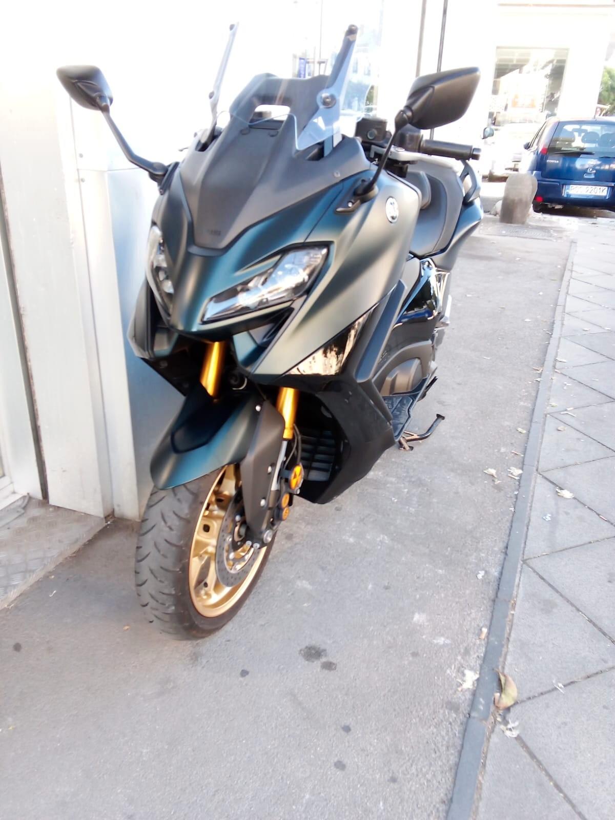 Yamaha TMAX 560 TECH