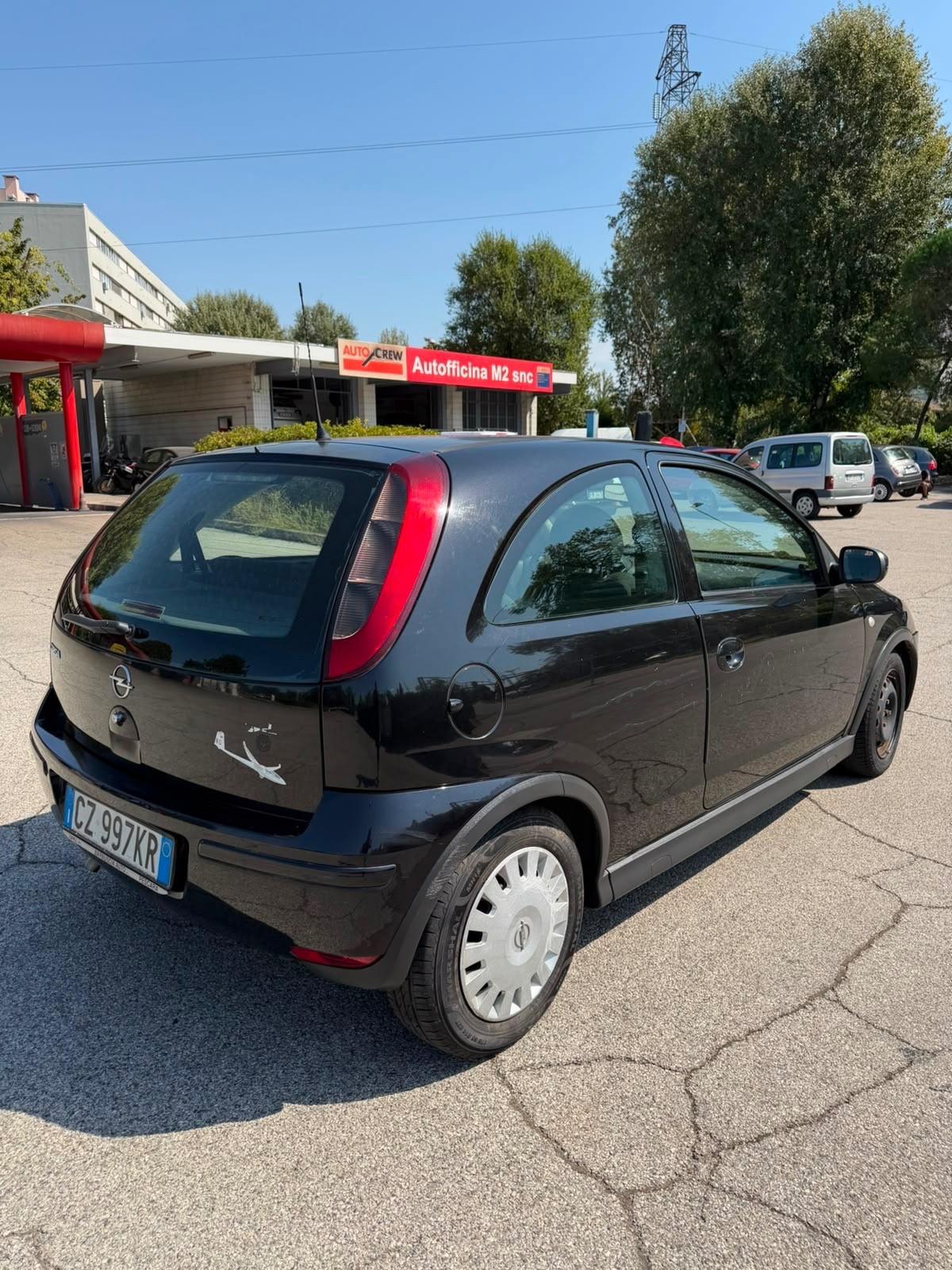 Opel Corsa 1.0 12V 3 porte // 25.000 km ///pari al nuovo
