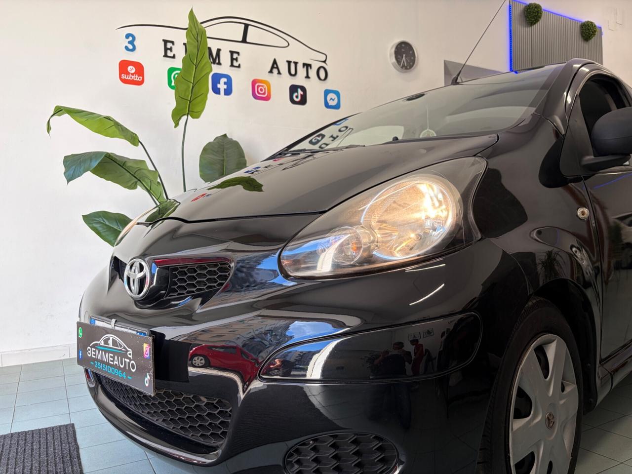 Toyota Aygo 1.0 COMPRESO PASSAGGIO DI PROPRIETÀ