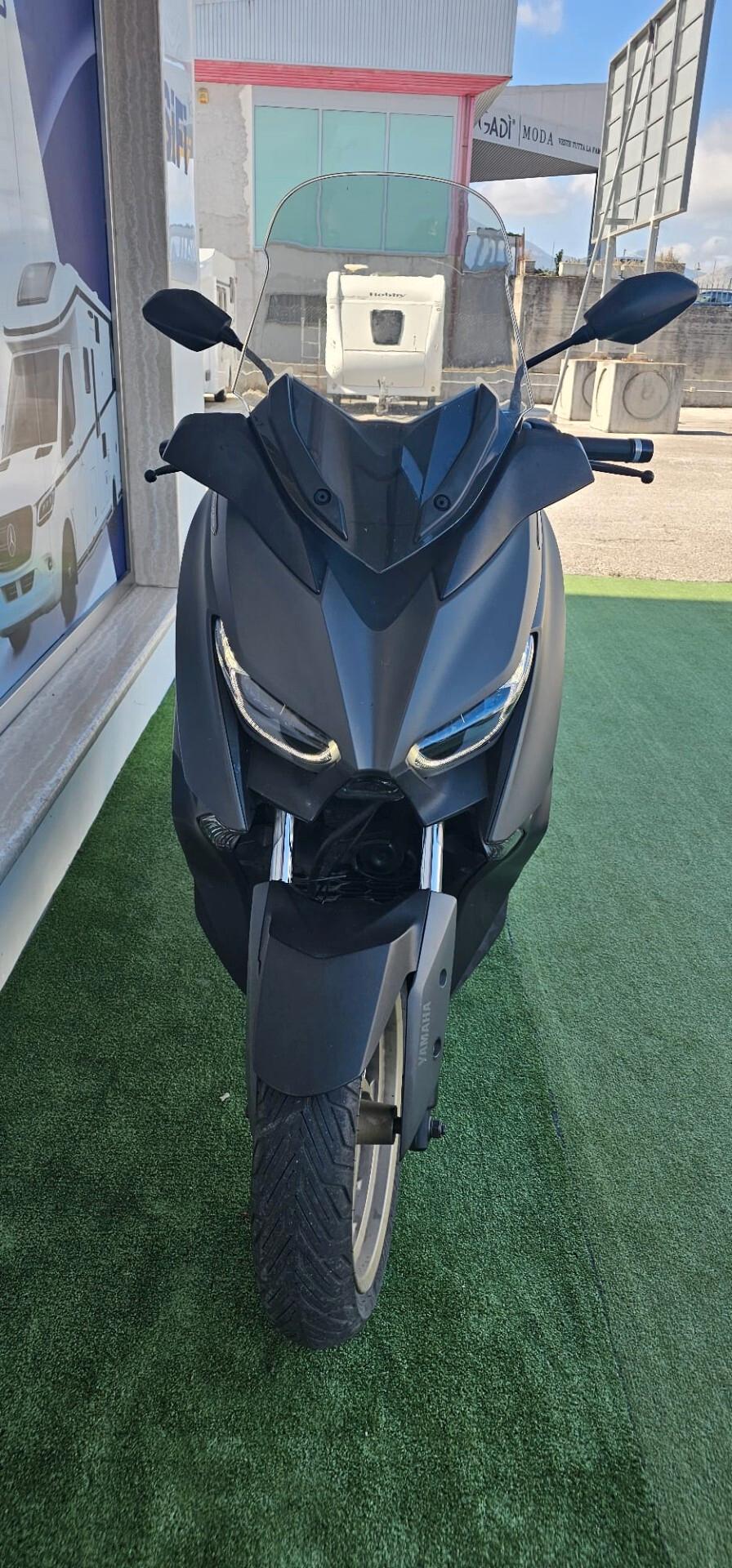 Yamaha X-Max 300 TECH MAX