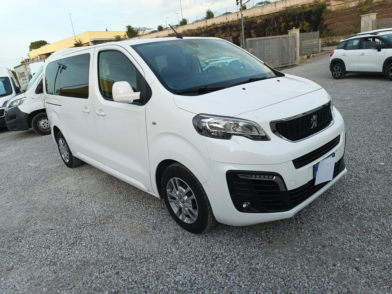 Peugeot Traveller BlueHDi 150 S&S Business Vip 9 posti aziendale 4x4