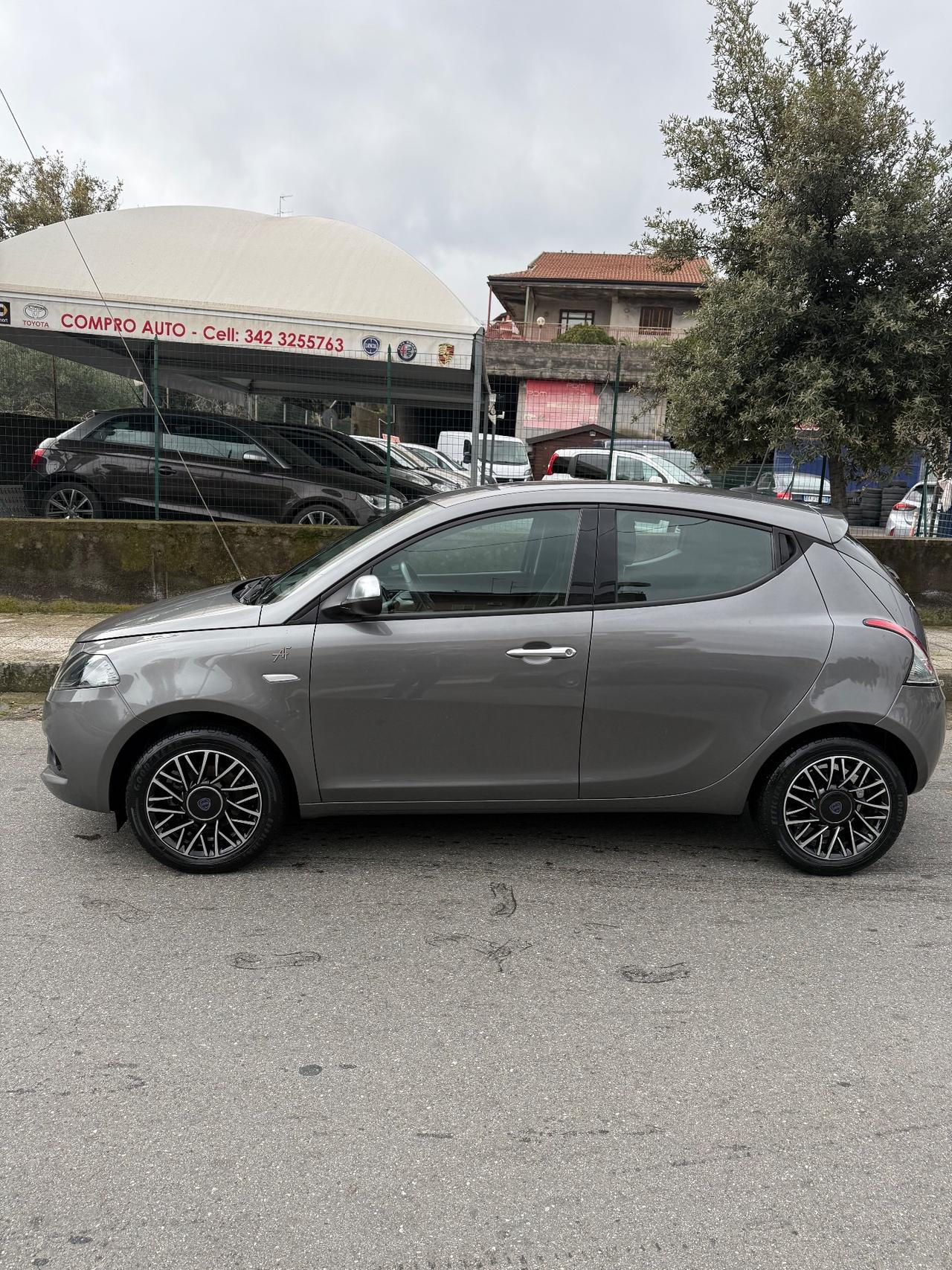 Lancia Ypsilon 1.0 FireFly 5 porte S&S Hybrid Alberta Ferretti