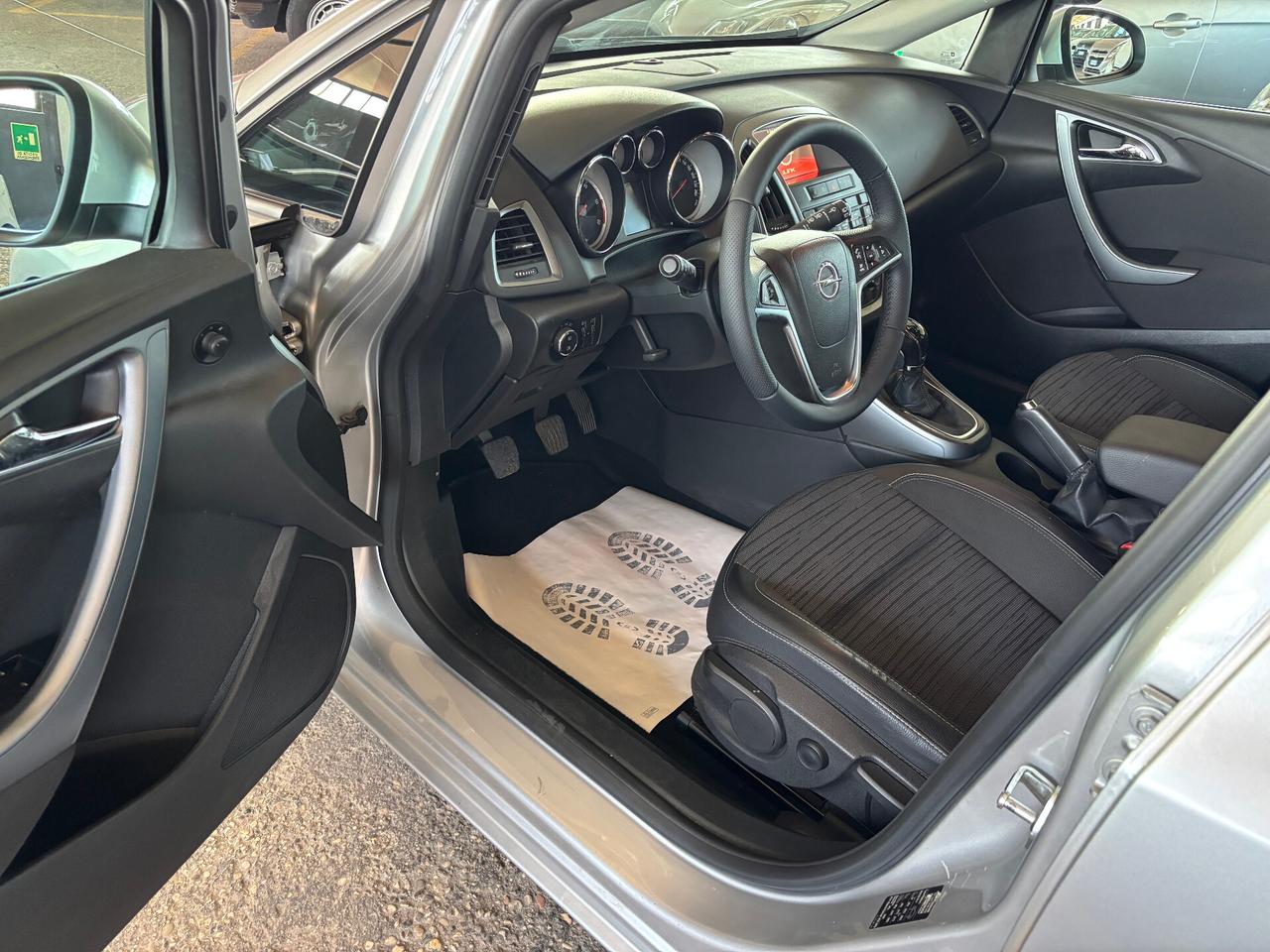 Opel Astra 1.7 CDTI 110CV Sports Tourer Cosmo NEOPATENTATO