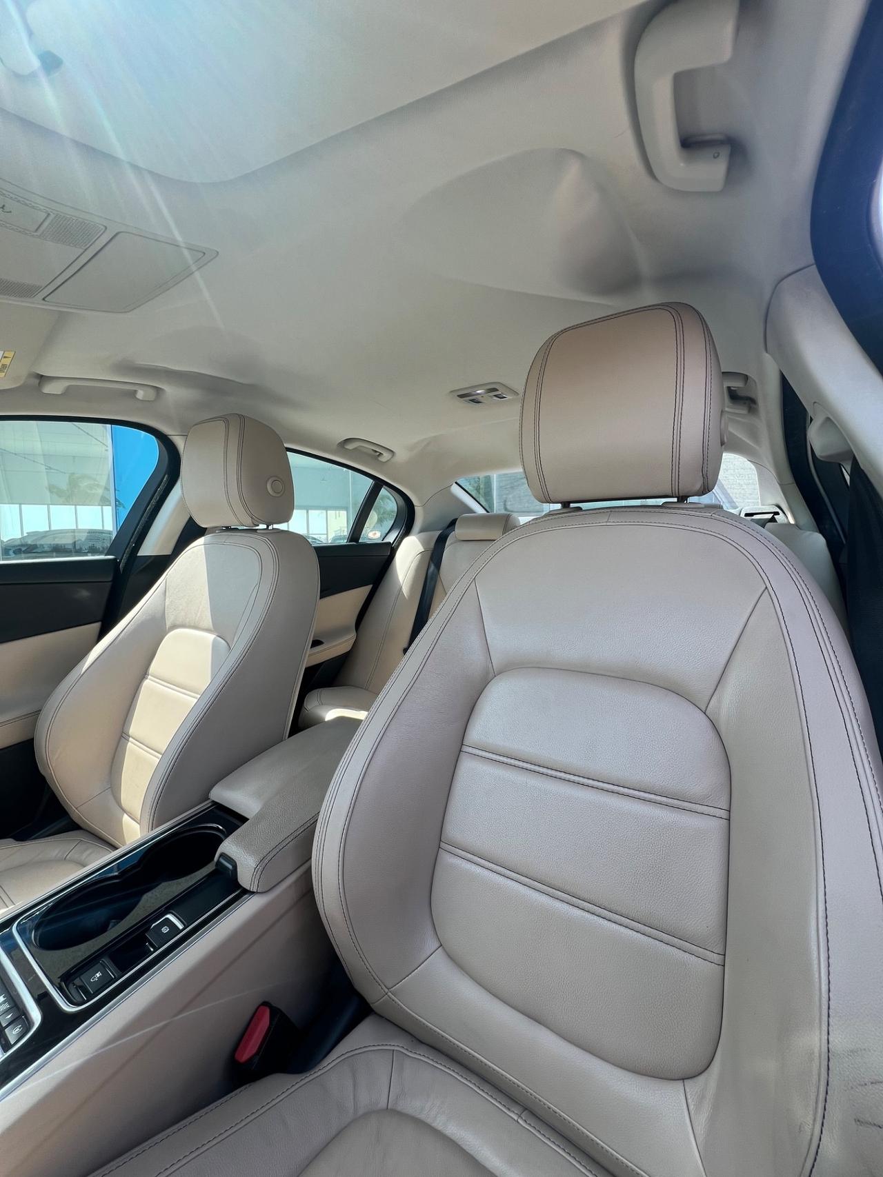 Jaguar XE 2.0d Turbo 180CV aut. Prestige Business Edition