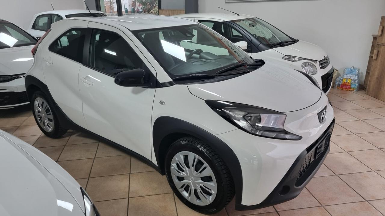 Toyota Aygo Connect 1.0 VVT-i 72 CV 5 porte x-play