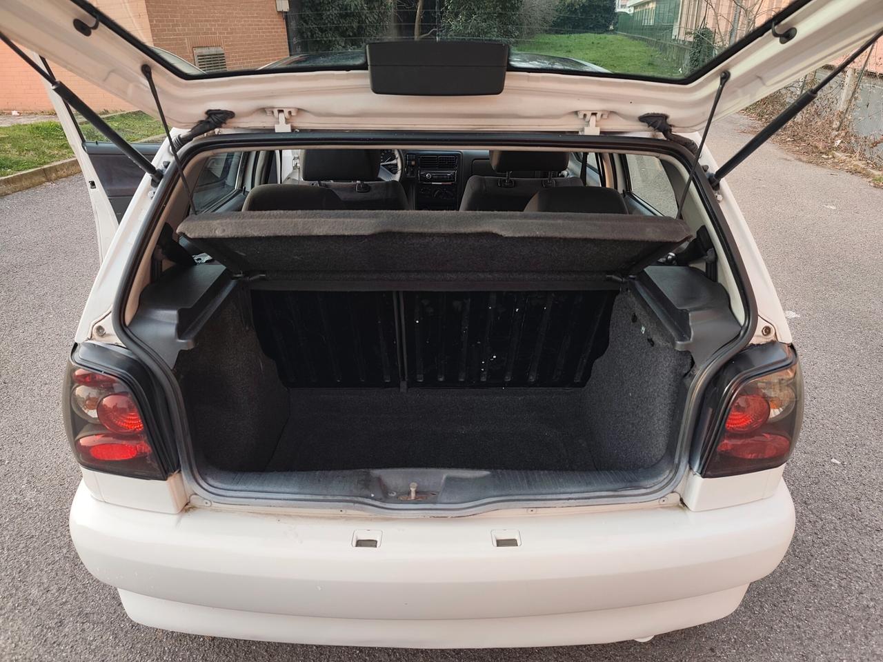 Volkswagen Polo 1.4 Benz 5 porte neopatentati