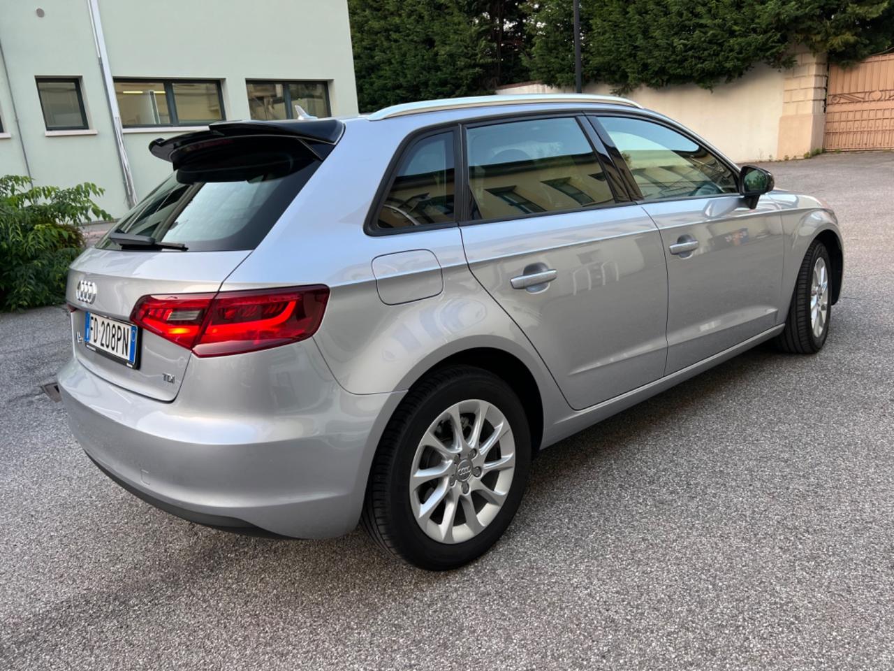 Audi A3 SPB 1.6 TDI clean diesel S tronic