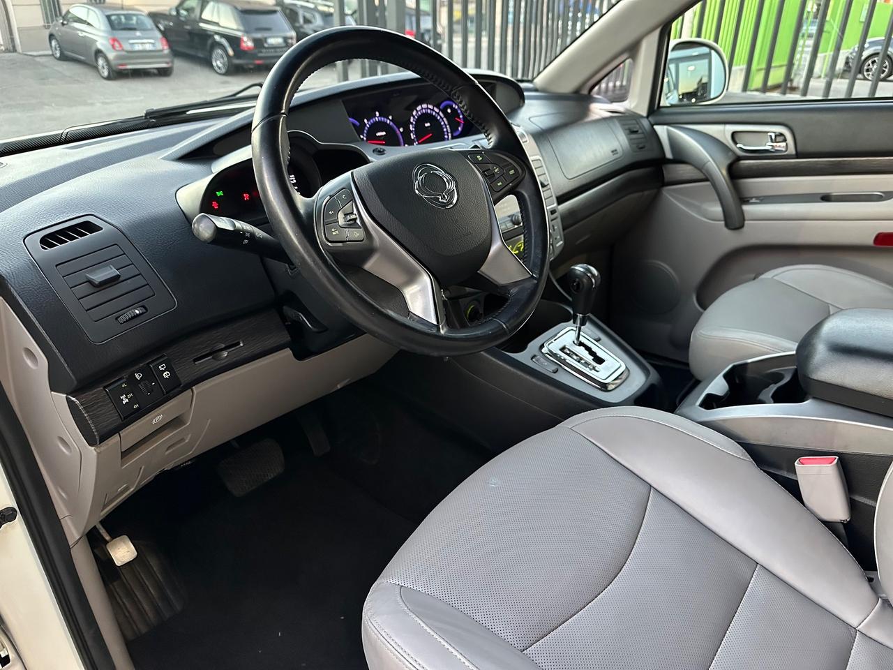 Ssangyong Rodius 2.2 Diesel 4WD A/T Classy Pelle Smart Audio