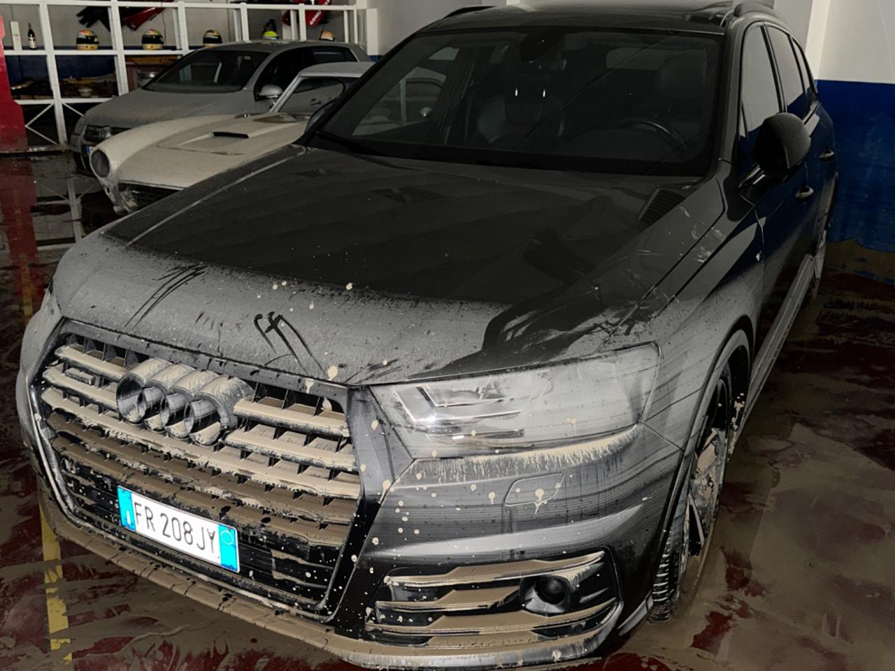 Audi Q7 3.0 TDI 272 CV - ALLUVIONATA RIPARABILE