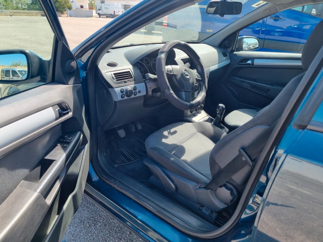 Opel Astra 1.7 CDTI 101CV 5 porte Cosmo