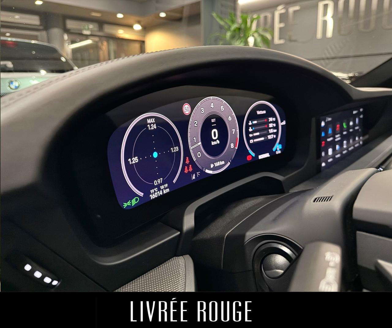 Porsche 911 Carrera 992 . 2