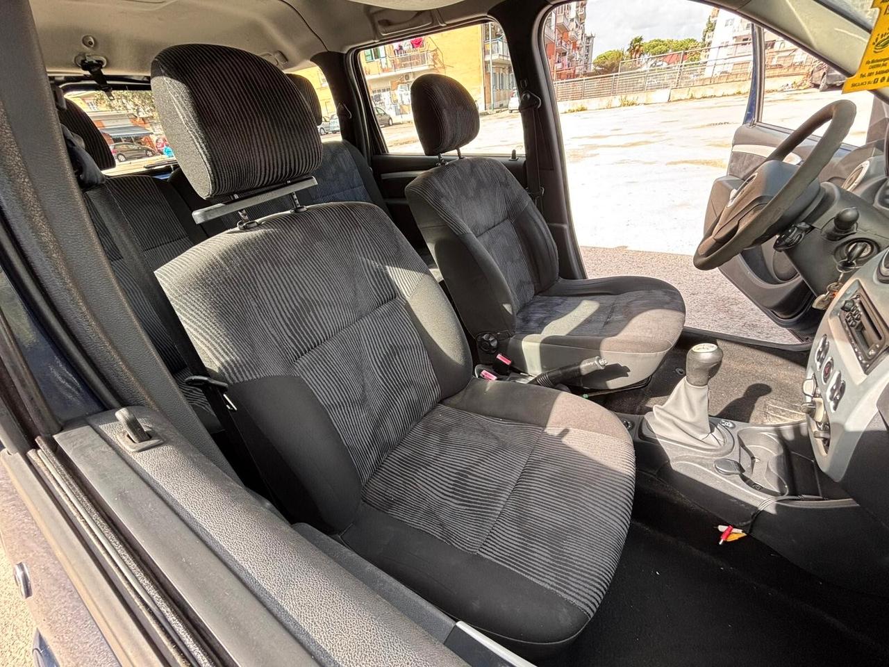 Dacia Logan MCV 1.6 85CV GPL 7 posti Blackline