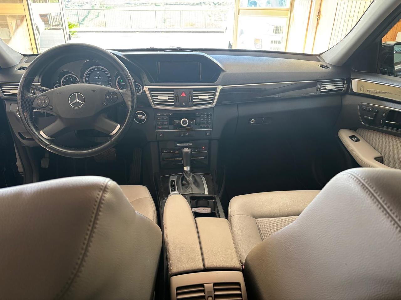 Mercedes-benz E 220 CDI BlueEFFICIENCY Avantgarde AMG