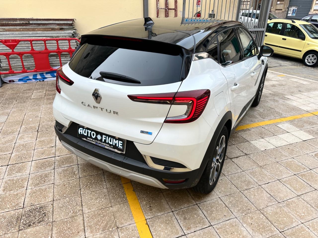 Renault Captur Plug-in Hybrid E-Tech Intens