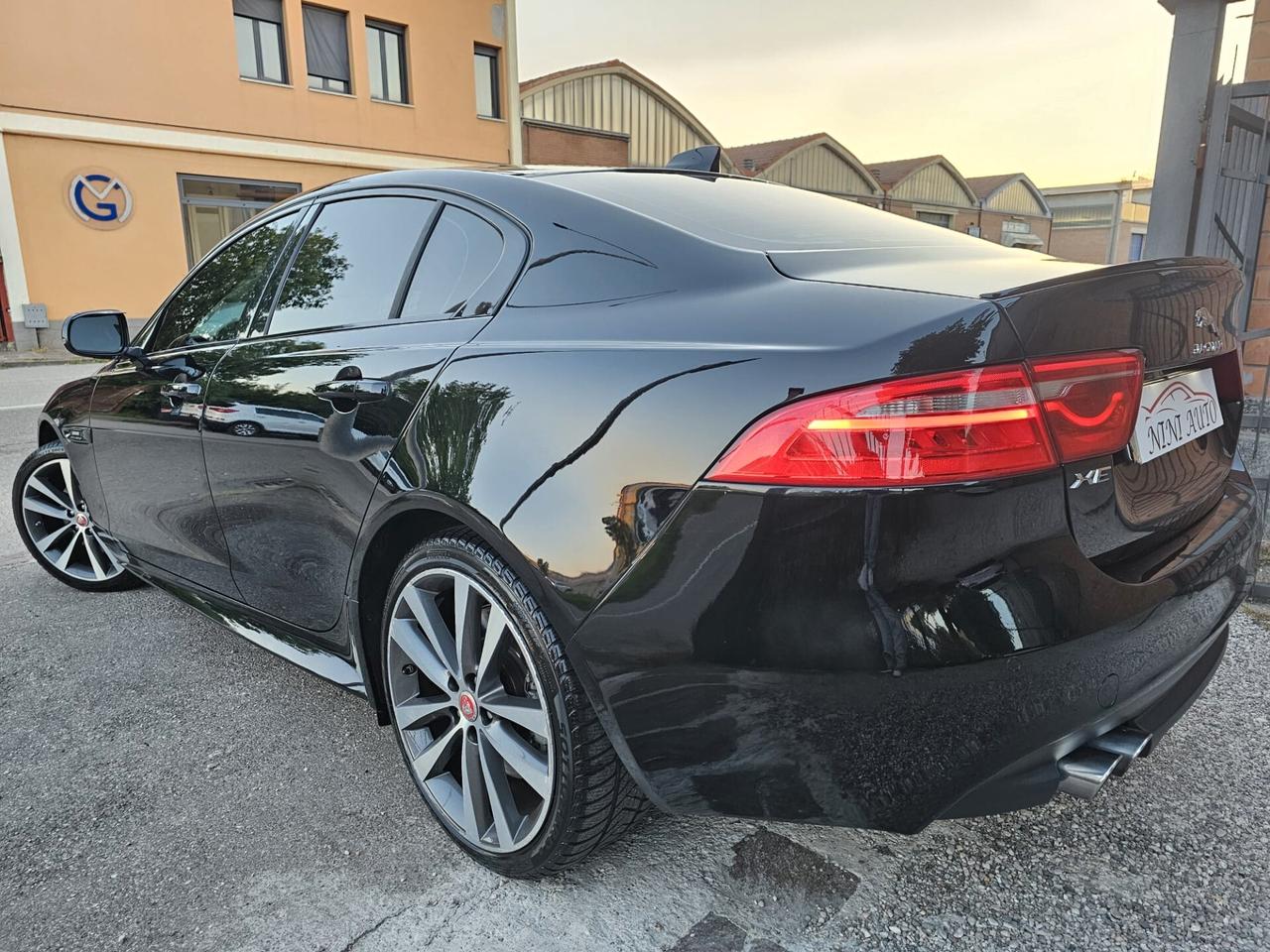 Jaguar XE 2.0 D Turbo 180cv 4WD*R-Sport*Pelle*Navi*19**