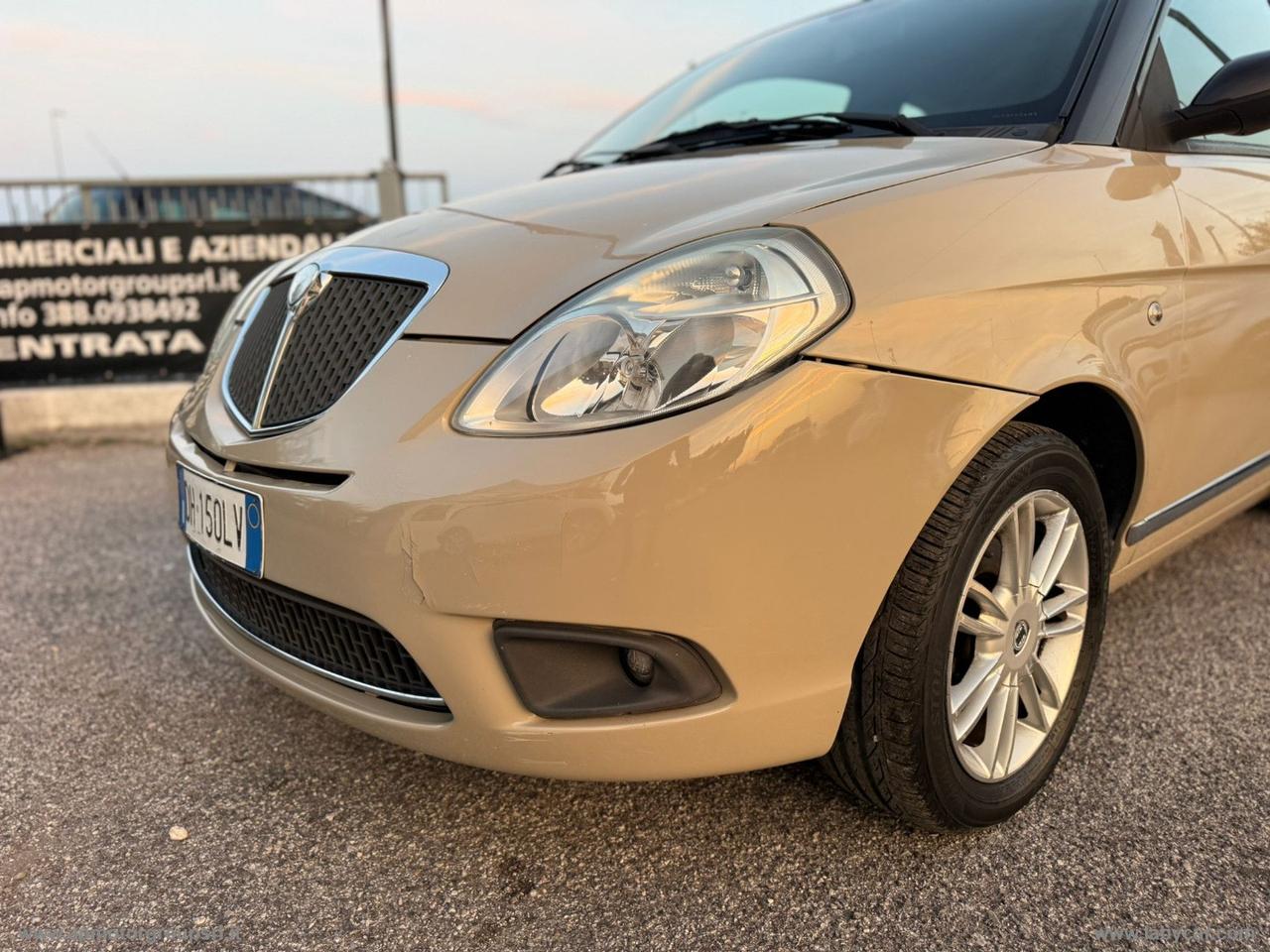 LANCIA Ypsilon 1.4 Oro