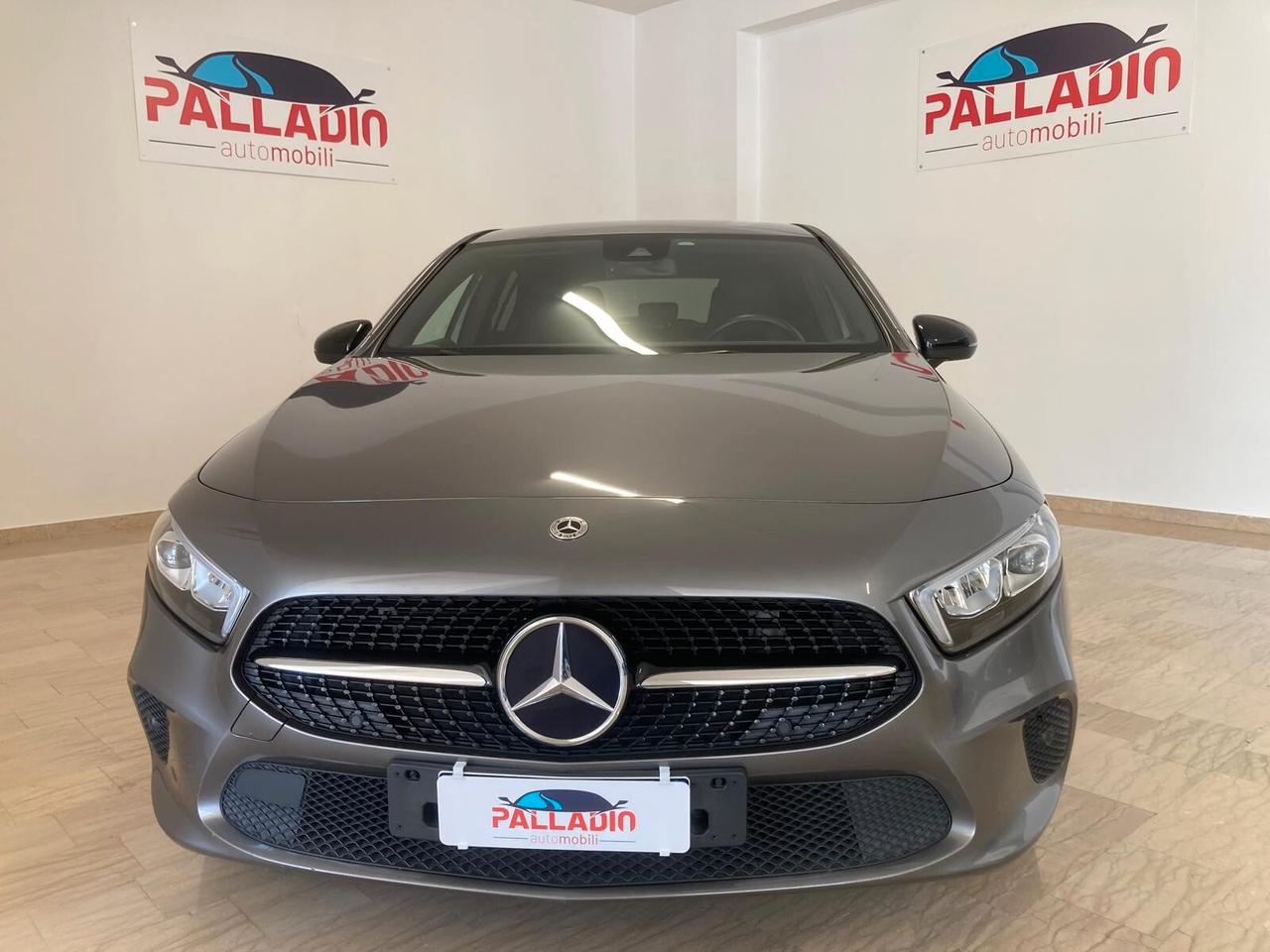 MERCEDES-BENZ A 200 SPORT NIGHT EDITION AUTOMATICA