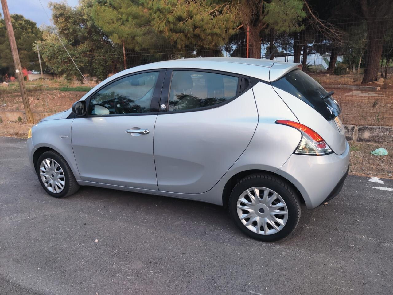 Lancia Ypsilon 1.2 69 CV 5 porte GPL Ecochic 2014