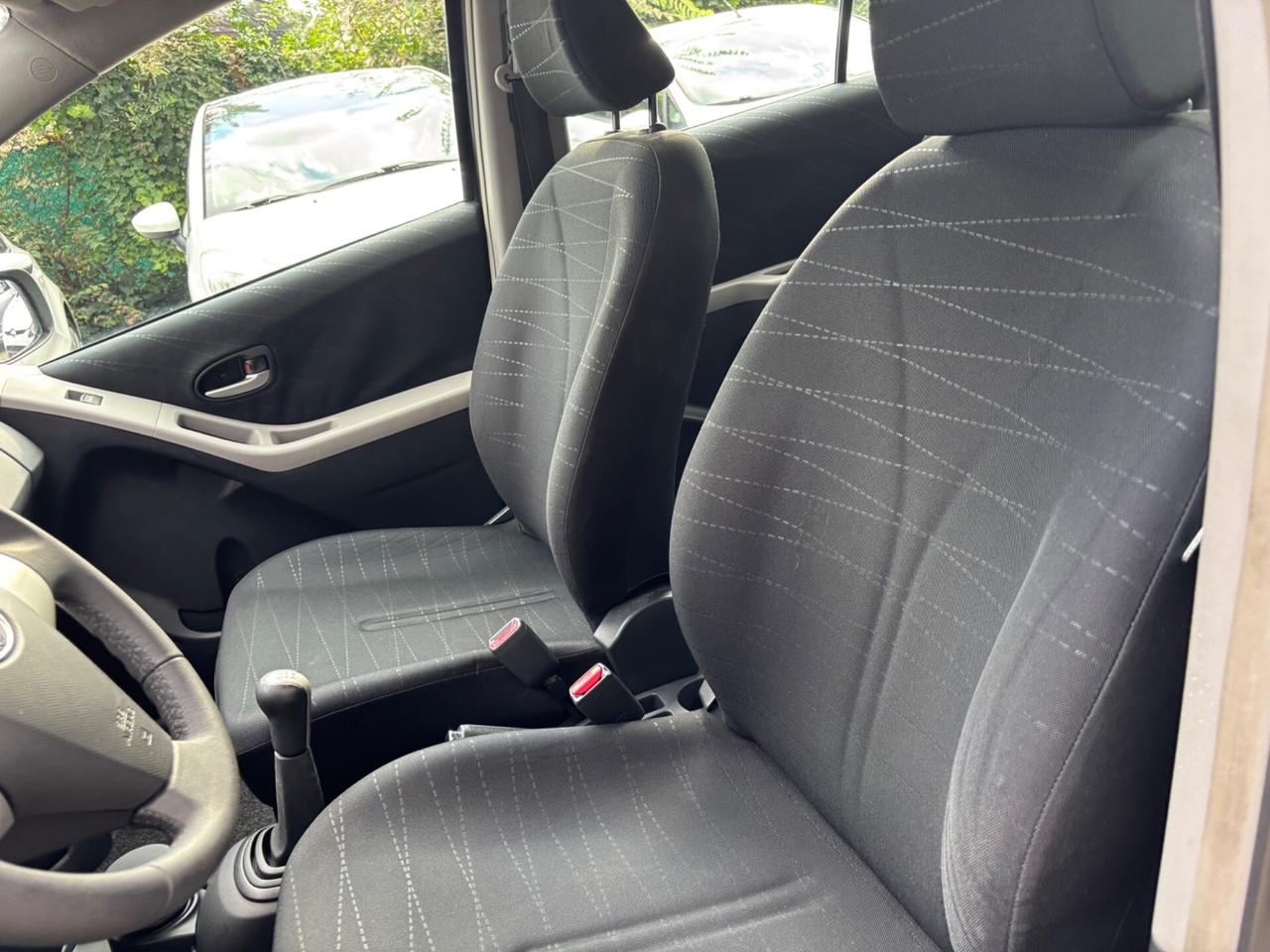 Toyota Yaris 1.3 5 porte Navi OK Neopatentati