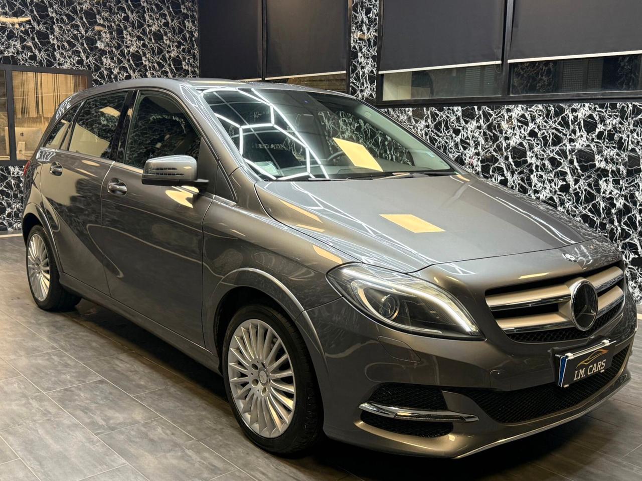 Mercedes-benz B 200 NGD Premium