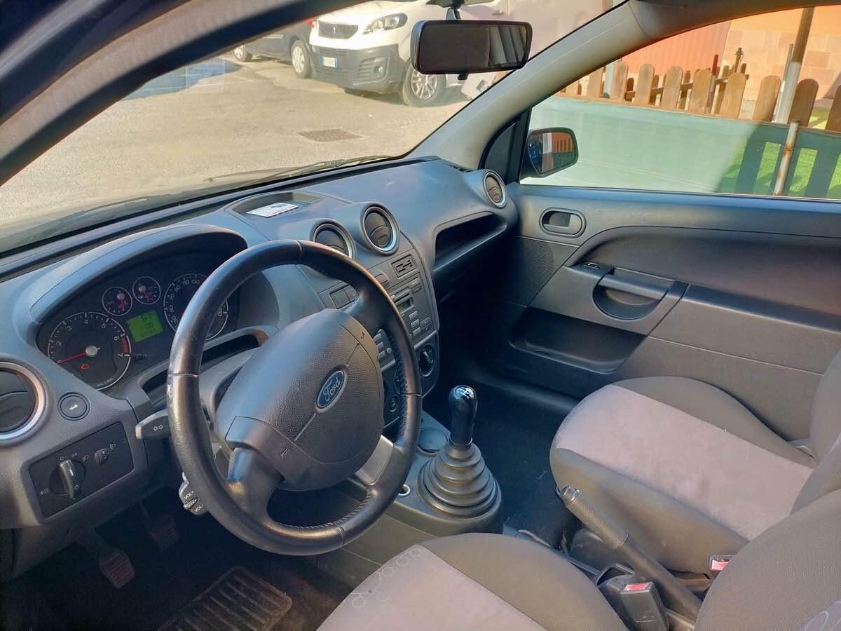 Ford Fiesta 1.2 GHIA