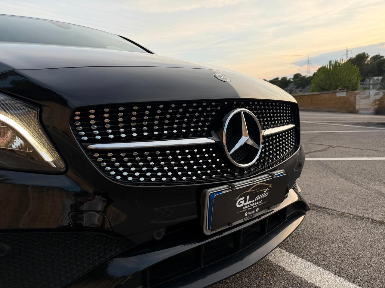 Mercedes A180 PREMIUM NIGHT EDITION/1500 110CV/LED/18"