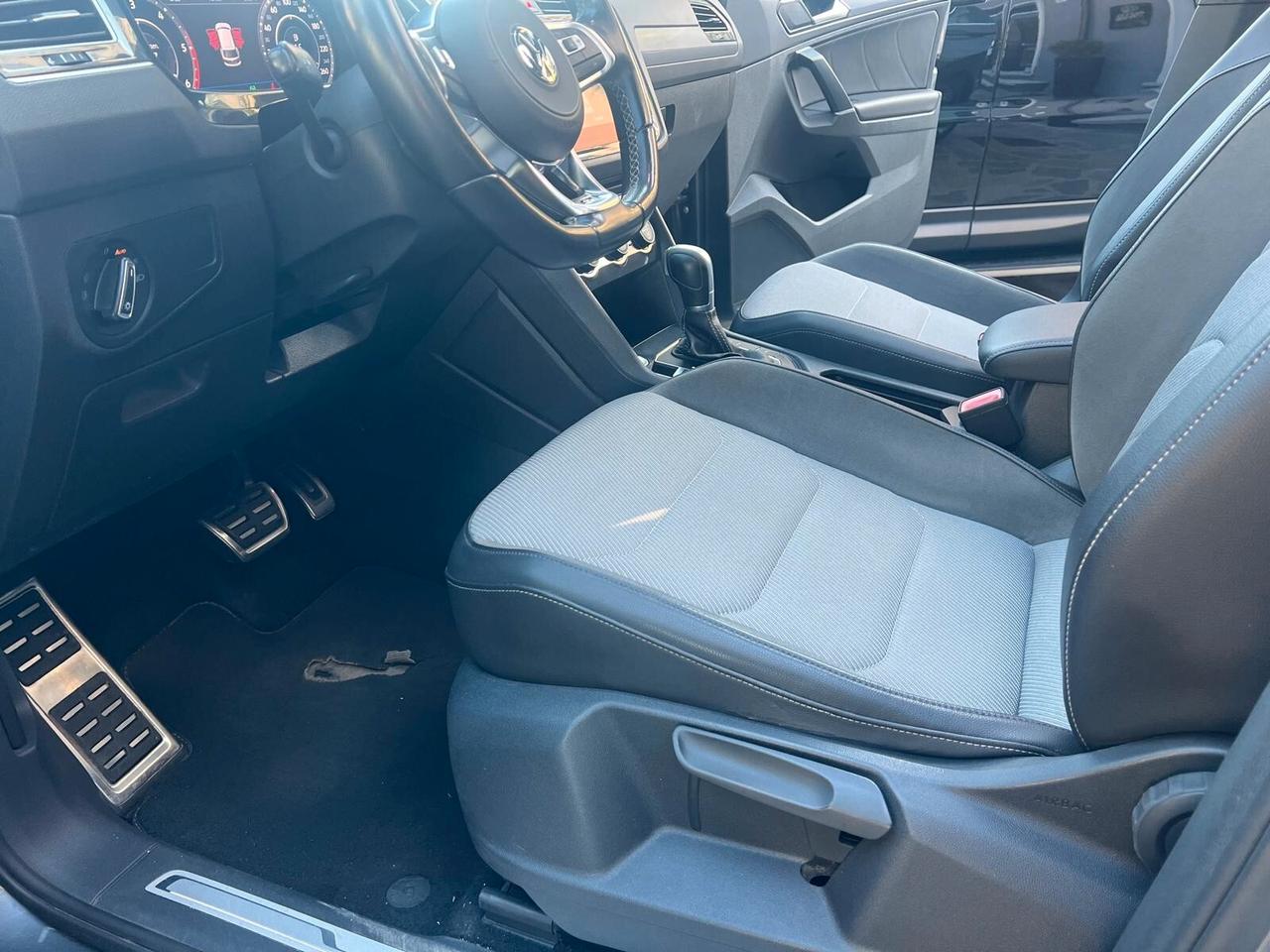 VW TIGUAN 2.0 TDI SCR DSG AD. BlueM. Techn. R-LINE PACK