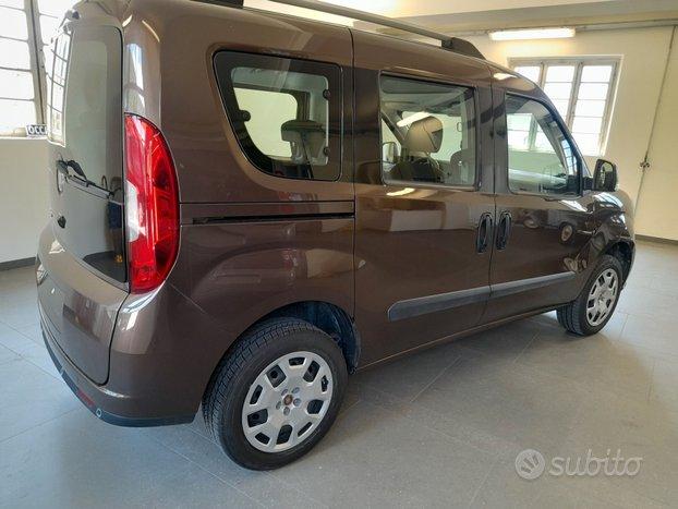 Fiat Doblò 1.4 T-Jet 16V Lounge 7 posti