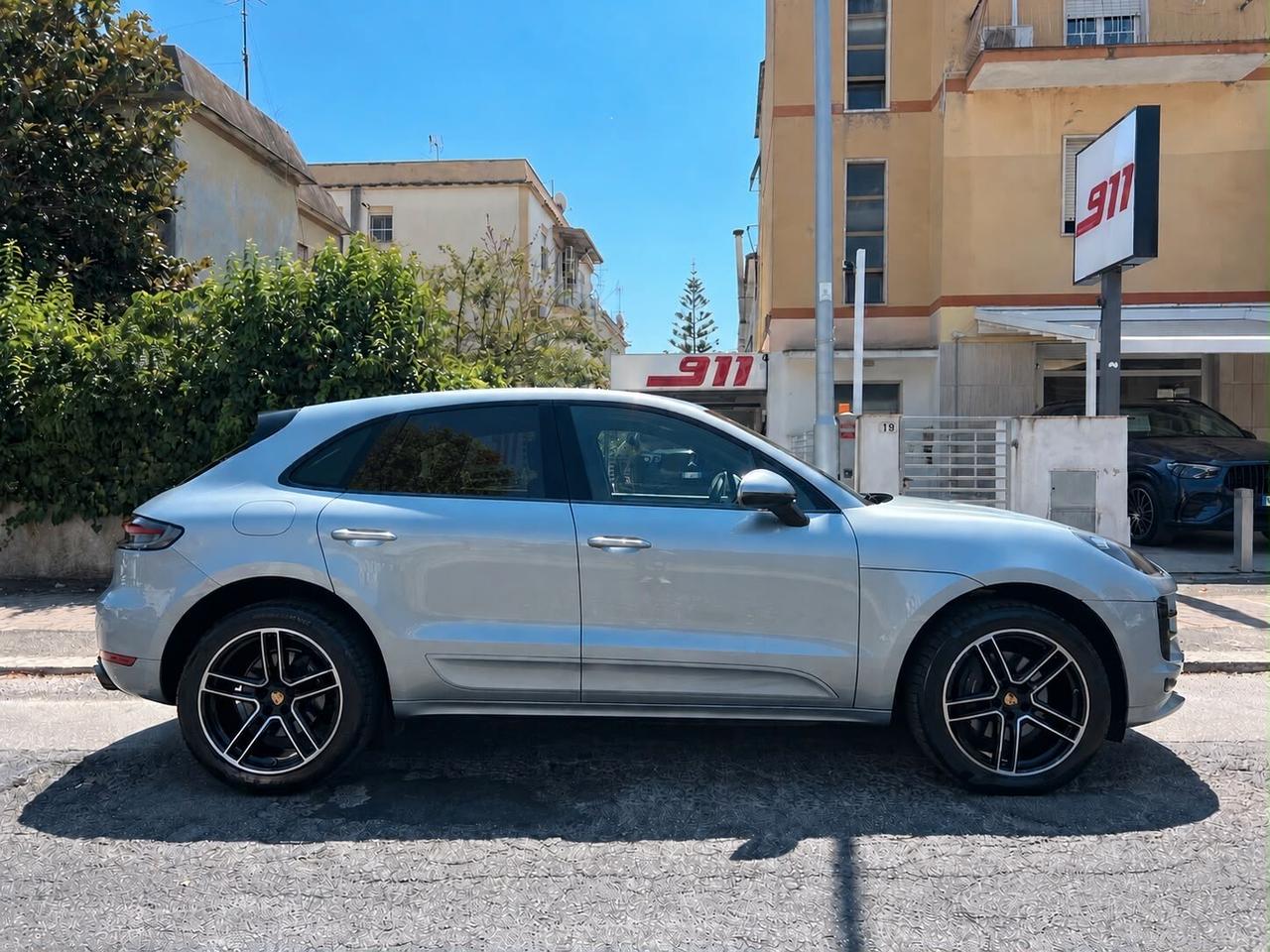 Porsche Macan 2.0 245cv Tetto PASM 111 Controlli Porsche Service Porsche