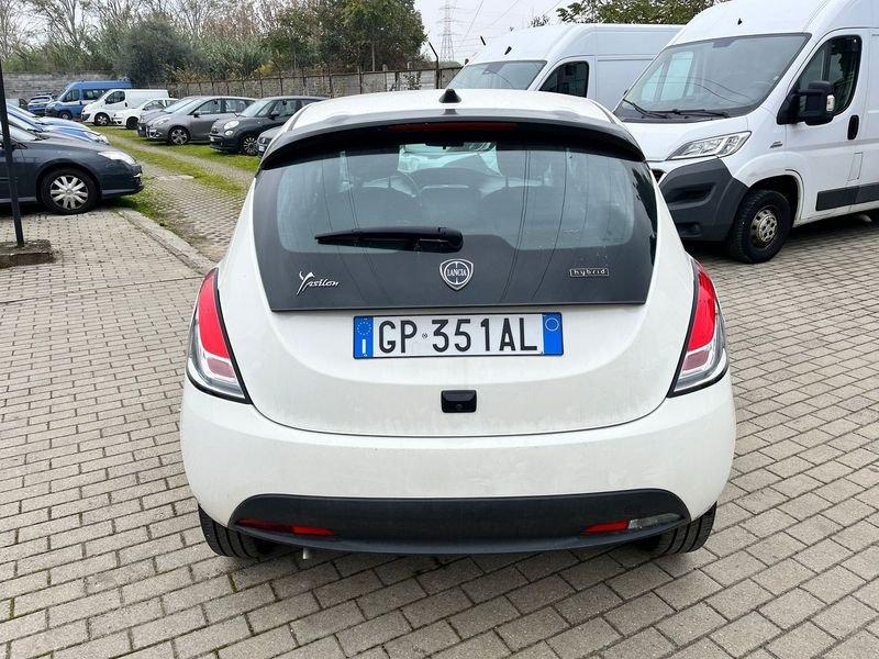 Lancia Ypsilon 1.0 FireFly 5 porte S&S Hybryd Gold