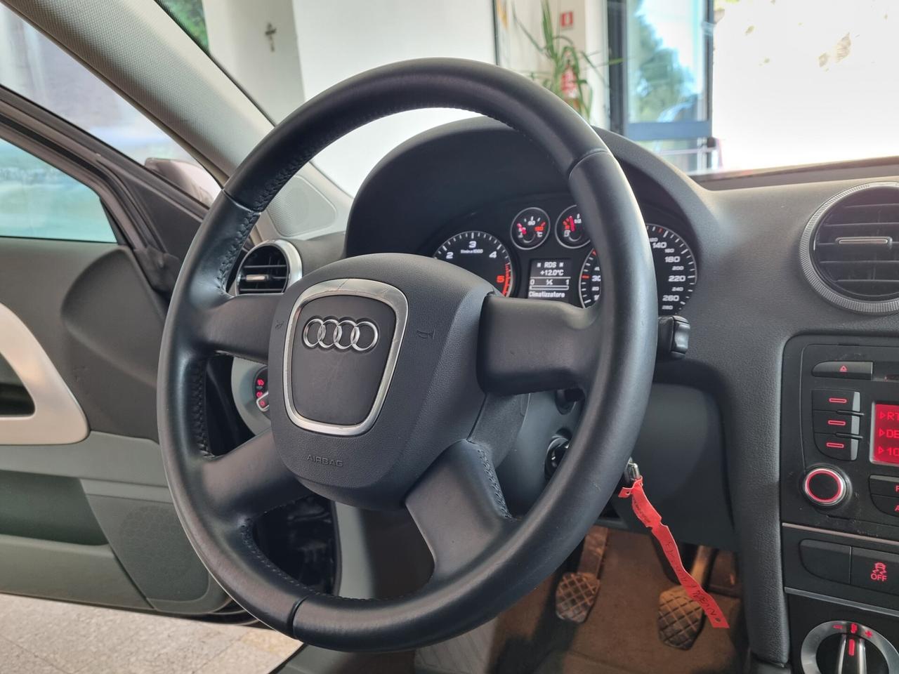 Audi A3 1.6 TDI 90 CV Ambition BI-XENON, PELLE, NEOPATENTATI