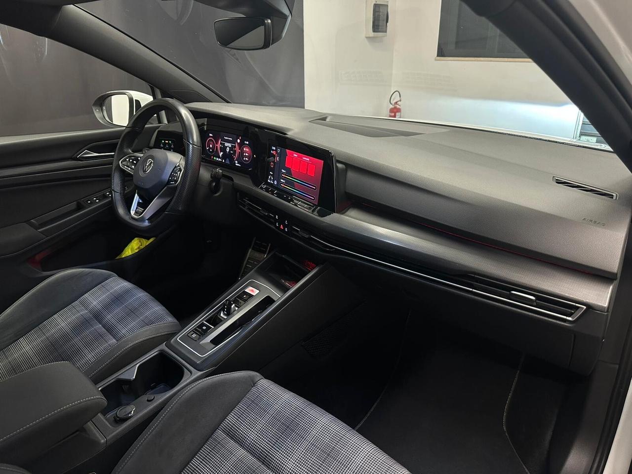 Volkswagen Golf 2.0 GTD DSG