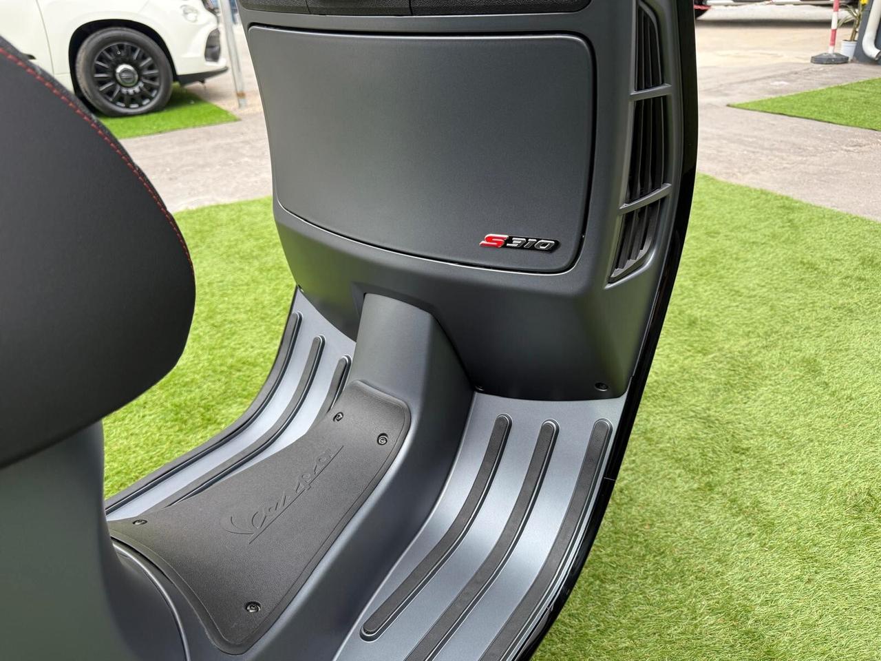 Vespa GTS 300 SUPER SPORT