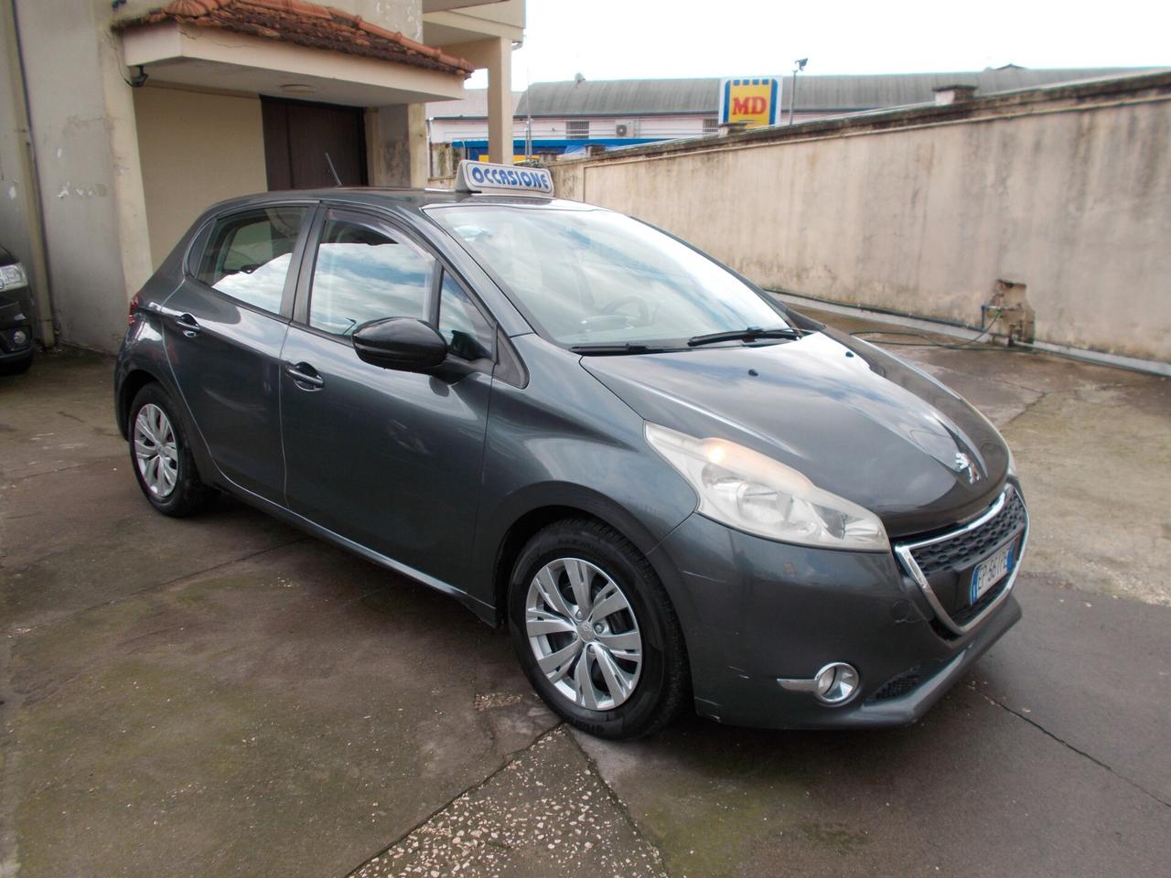 Peugeot 208 1.4 HDi 68 CV 5 porte Allure